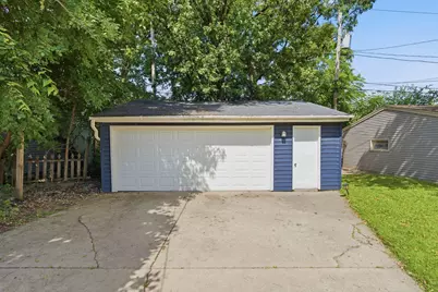 4625 N River Park Blvd, Glendale, WI 53209 - Photo 18
