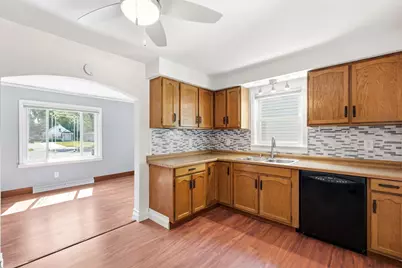 4625 N River Park Blvd, Glendale, WI 53209 - Photo 2