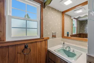 7873 N Edgeworth Dr, Milwaukee, WI 53223 - Photo 12