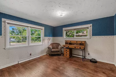 7873 N Edgeworth Dr, Milwaukee, WI 53223 - Photo 10