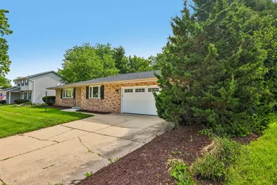364  Robins Run, Burlington, WI 53105 - Photo 8