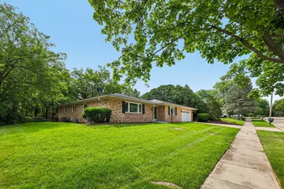 364  Robins Run, Burlington, WI 53105 - Photo 6
