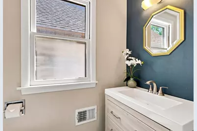 2630 S Delaware Ave, Milwaukee, WI 53207 - Photo 20