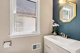 2630 S Delaware Ave, Milwaukee, WI 53207 - Photo 20