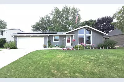 9395 S Burrell St, Oak Creek, WI 53154 - Photo 2