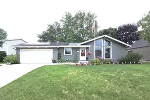 9395 S Burrell St, Oak Creek, WI 53154 - Photo 2
