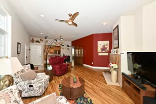 N59W17730 Meadow Ct, Menomonee Falls, WI 53051 - Photo 8