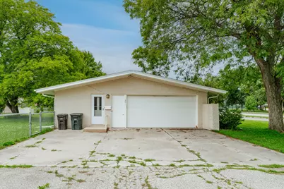201  Roberts Dr, Mukwonago, WI 53149 - Photo 42
