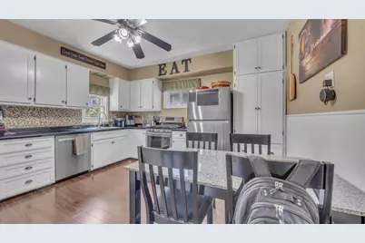 1631  Blocki Ct, Sheboygan, WI 53081 - Photo 4
