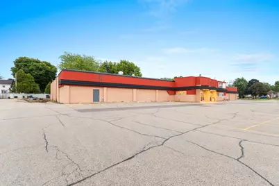 2330  Menasha Ave, Manitowoc, WI 54220 - Photo 4
