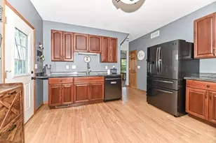 3665 E Fitzsimmons Rd, Oak Creek, WI 53154 - Photo 8