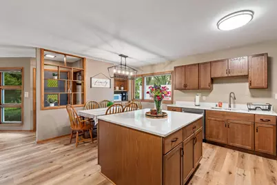 2945  Cottonwood Ct, Brookfield, WI 53005 - Photo 4