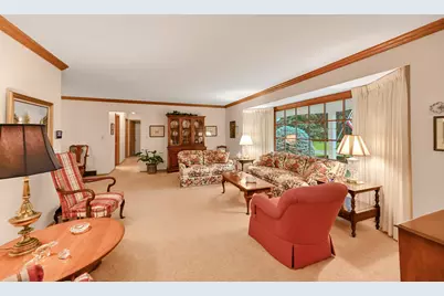 4185  Imperial Dr, Brookfield, WI 53045 - Photo 4