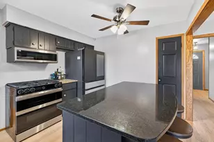 W184N8293 Tours Dr, Menomonee Falls, WI 53051 - Photo 12