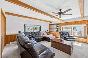 W184N8293 Tours Dr, Menomonee Falls, WI 53051 - Photo 20