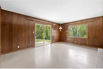1120  Sunnycrest Dr, Brookfield, WI 53186 - Photo 12