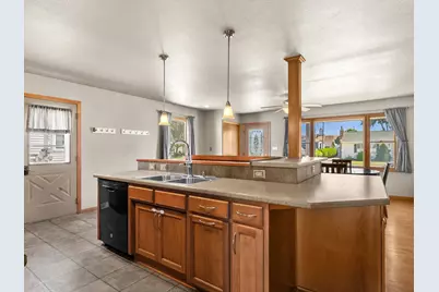 1526 S 24th St, Manitowoc, WI 54220 - Photo 12