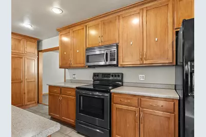 1526 S 24th St, Manitowoc, WI 54220 - Photo 10