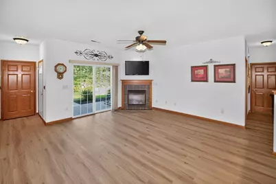21834 N Weather Edge Cir #G, Lannon, WI 53046 - Photo 8