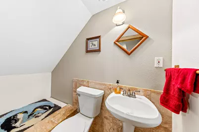 24026 W Oakwood Ln, Racine, WI 53139 - Photo 32