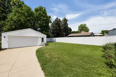 618  Fair St, West Bend, WI 53090 - Photo 34