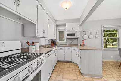 3222 N 82nd St, Milwaukee, WI 53222 - Photo 10