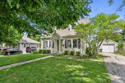 W164N8426  Hiawatha Ave, Menomonee Falls, WI 53051 - Photo 2
