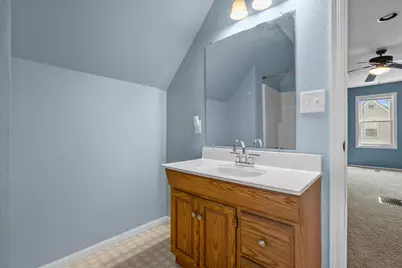 W164N8426  Hiawatha Ave, Menomonee Falls, WI 53051 - Photo 12