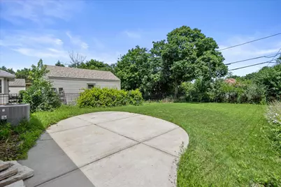 W164N8426  Hiawatha Ave, Menomonee Falls, WI 53051 - Photo 32