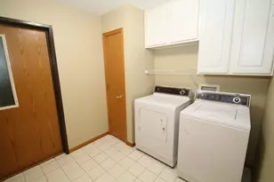17785 W Wisconsin Ave, Brookfield, WI 53045 - Photo 24
