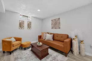 10529 W Caldwell Ave, Milwaukee, WI 53225 - Photo 14