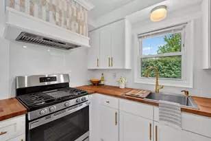10529 W Caldwell Ave, Milwaukee, WI 53225 - Photo 6