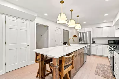 8036 S 77th St, Franklin, WI 53132 - Photo 10