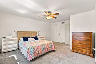 8036 S 77th St, Franklin, WI 53132 - Photo 20