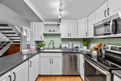 270 E Highland Ave #1021, Milwaukee, WI 53202 - Photo 6
