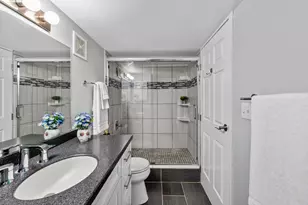 270 E Highland Ave, Milwaukee, WI 53202 - Photo 18
