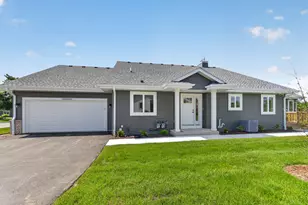 W206N16178 Stonebrook Dr, Jackson, WI 53037 - Photo 1