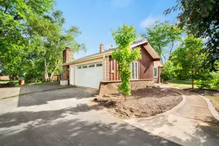 N106W15749 Adams Ct, Germantown, WI 53022 - Photo 2