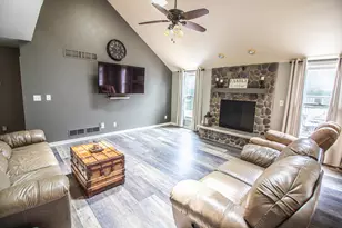 2729 Pleasant Valley Rd, Jackson, WI 53037 - Photo 4