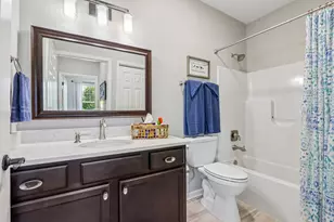 n17w26495 Meadowgrass Cir, Pewaukee, WI 53072 - Photo 16