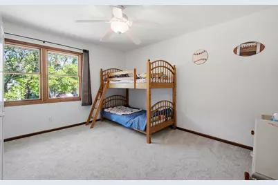 2319  Napa Trl, Waukesha, WI 53188 - Photo 16
