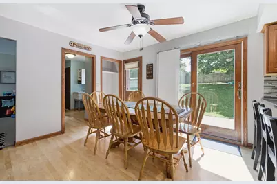 2319  Napa Trl, Waukesha, WI 53188 - Photo 10