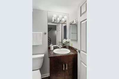 270 E Highland Ave #424, Milwaukee, WI 53202 - Photo 16