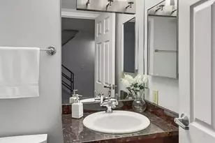 270 E Highland Ave, Milwaukee, WI 53202 - Photo 16