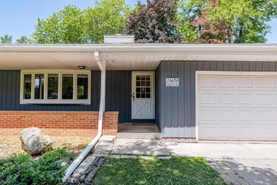 21670 W Glengarry Rd, New Berlin, WI 53146 - Photo 48