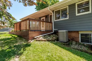 21670 W Glengarry Rd, New Berlin, WI 53146 - Photo 32