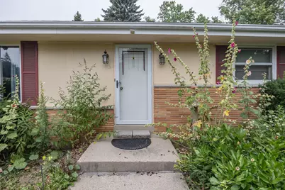 120  Rip Van Winkle Dr, Brookfield, WI 53186 - Photo 4