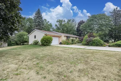 120  Rip Van Winkle Dr, Brookfield, WI 53186 - Photo 6