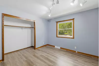 519  Scenic Dr, West Bend, WI 53090 - Photo 12