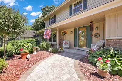 N109W20965  Mountbrooke Dr, Germantown, WI 53022 - Photo 2